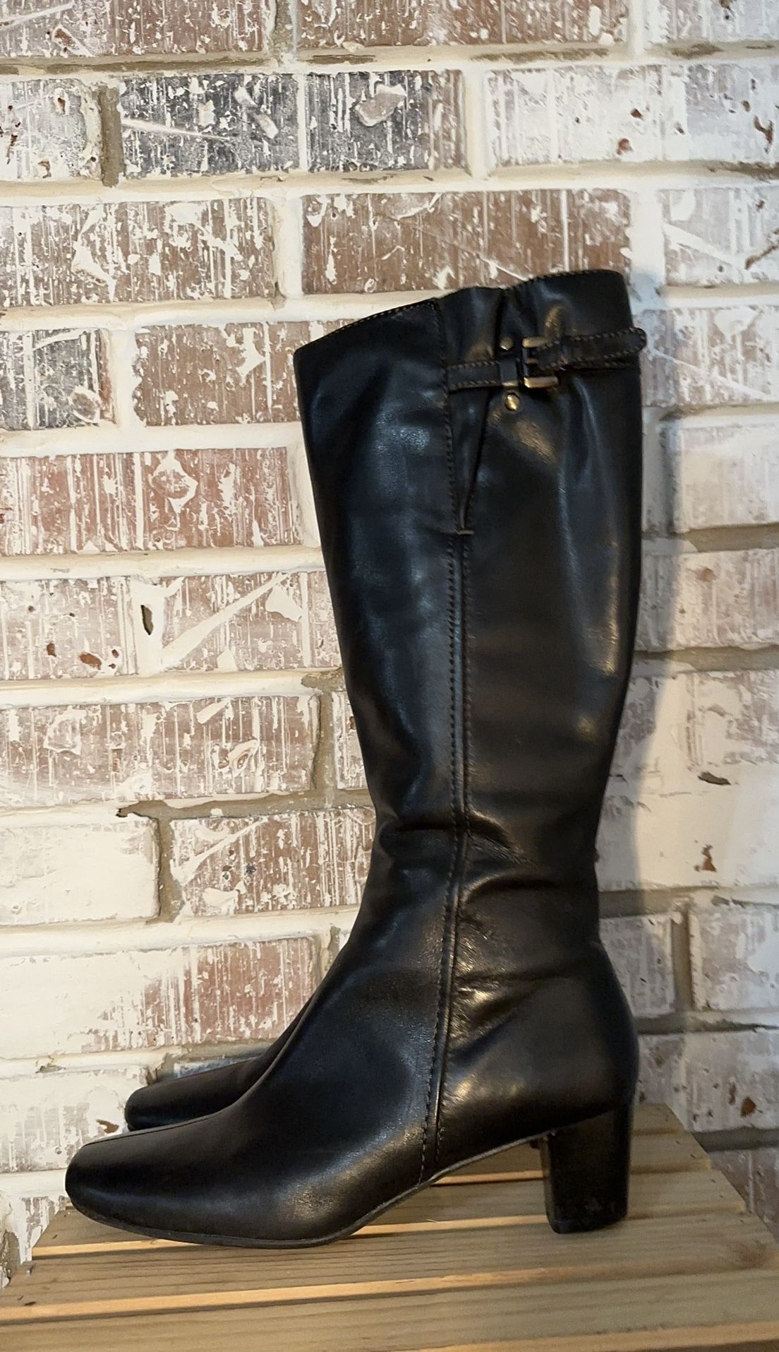 ECCO Bremen Women’s Size 7-7.5/38 Black Leather Boots Riding Boot Heel Zipper
