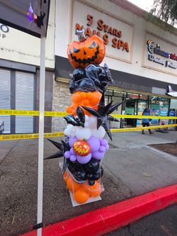 Halloween balloon column