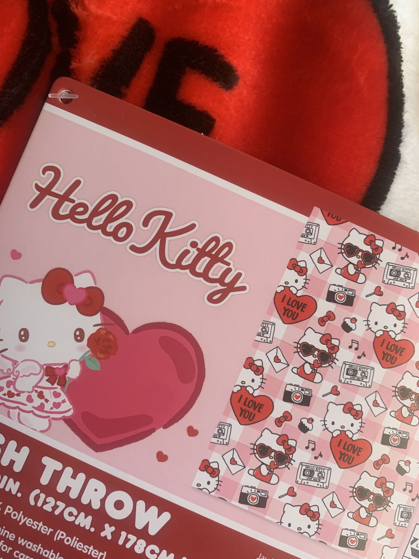 Hello Kitty Valentines blanket
