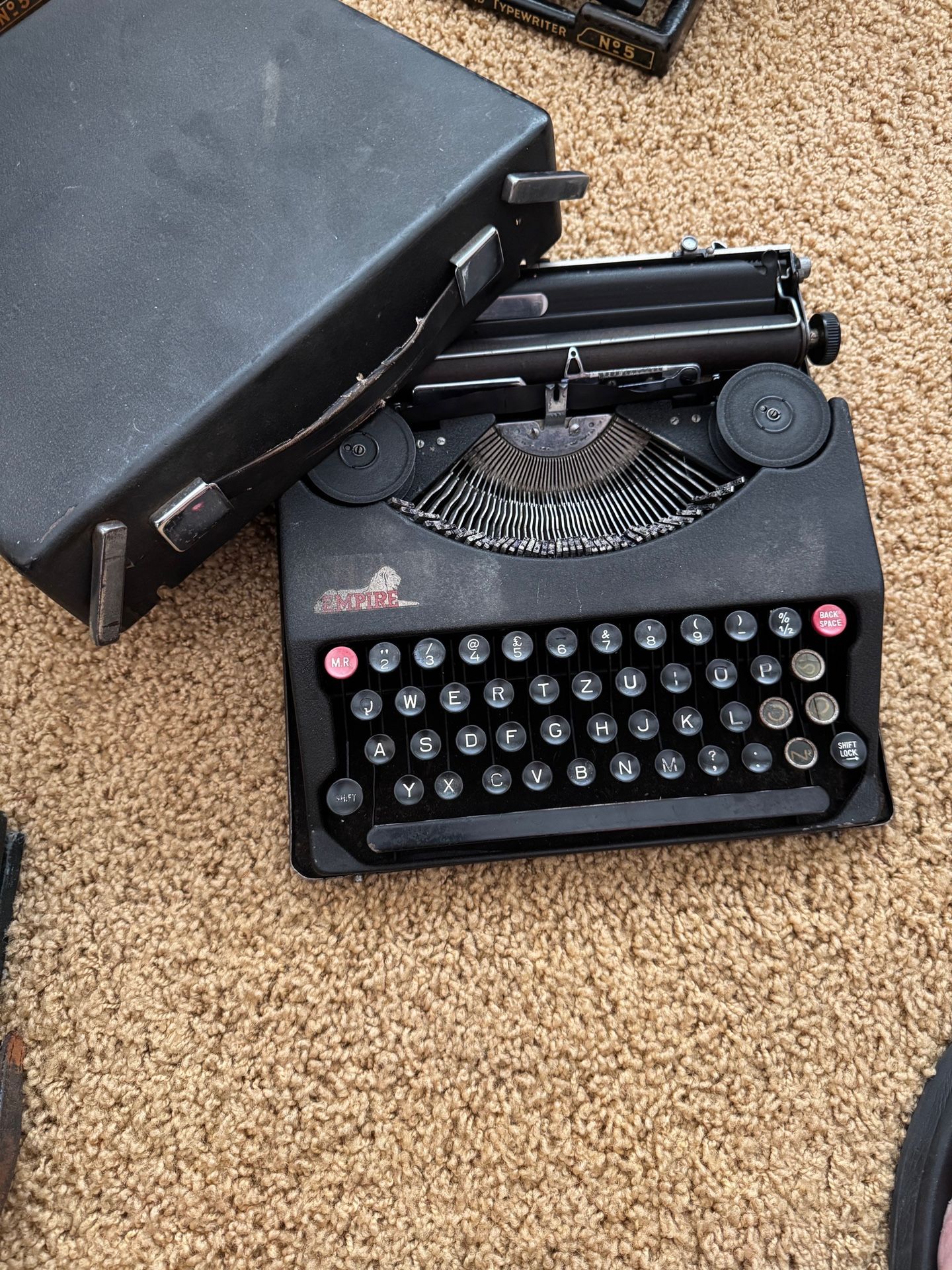 EMPIRE ARISTOCRAT QWERTZ TYPEWRITER