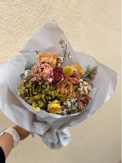 Dry flower bouquet