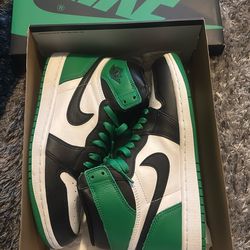 Jordan 1 Black, green, & White Size 8.5Men