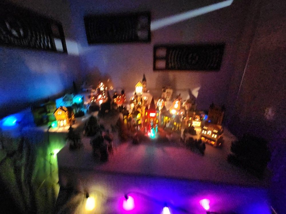 Deluxe Christmas Village