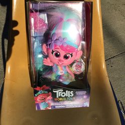 DreamWorks Trolls World Tour Giggle & Sing Poppy Doll by Hasbro - Compare @$70+