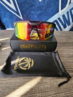 Heatwave sunglasses (Stripe ) very clean