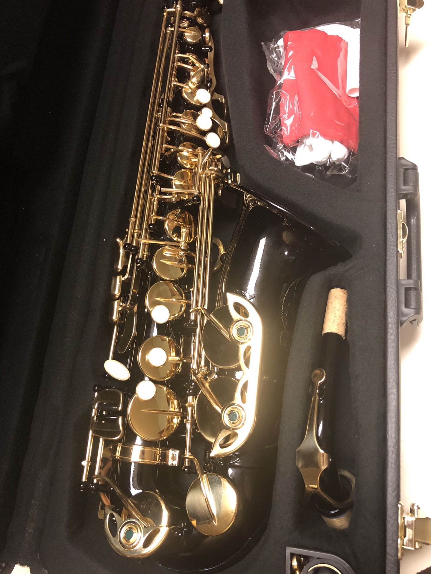 Beautiful Black and Gold Alto Saxophone Excellent Condition