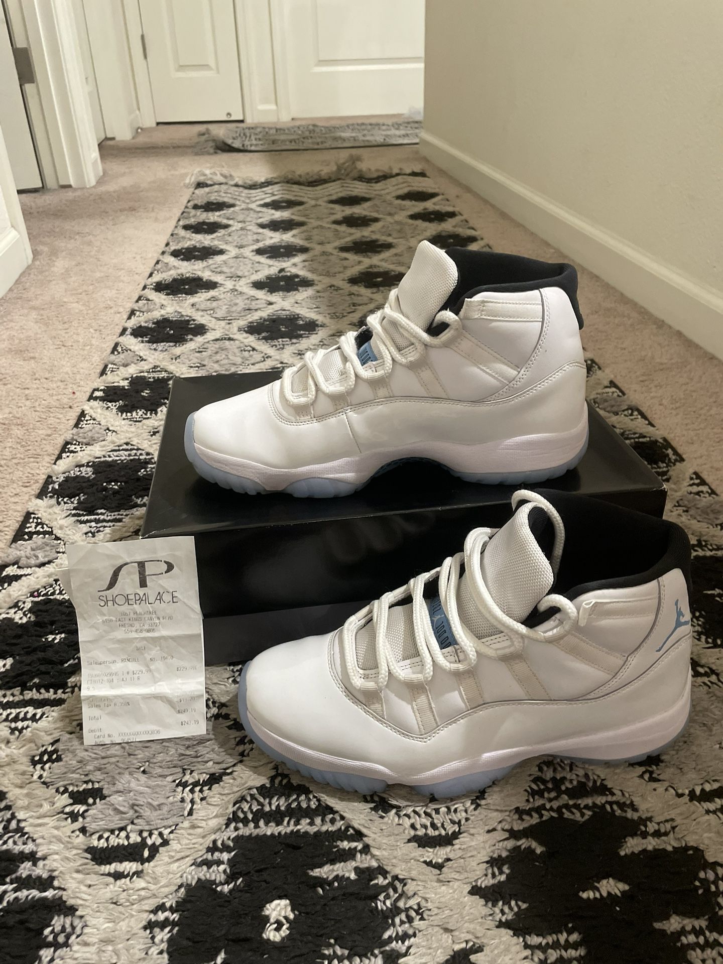 Air Jordan 11 Retro 'Legend Blue / Columbia' 2024 