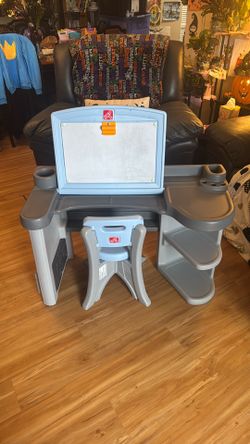 Step 2 Studio Art Desk