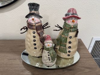 Ceramic snowman family