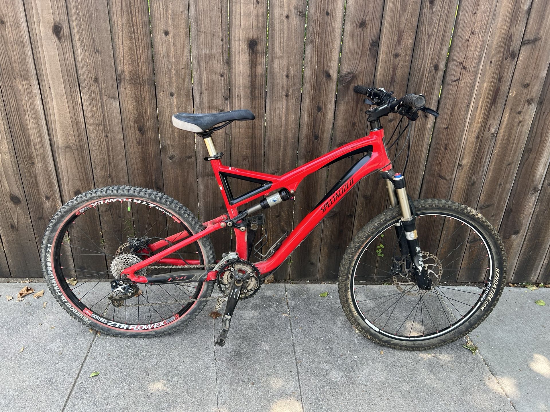 Mountain Bike - Specialized Stump Jumper