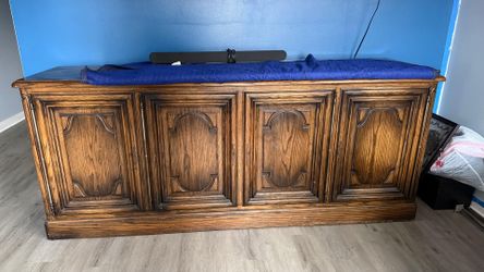 Solid wood tv cabinet