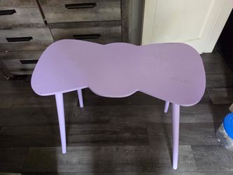 Hello kitty desk