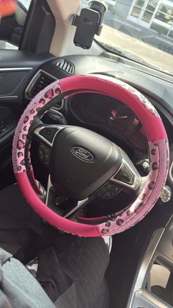 Cheetah print steering wheel cover