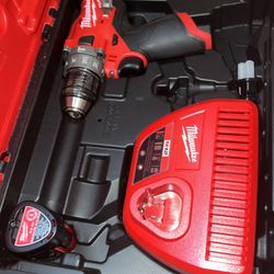 Milwaukee M12 Fuel 1/2” Hammer 