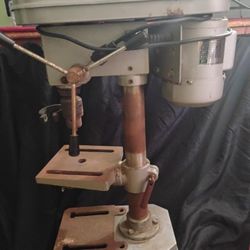 5-speed Benchtop Drill Press Manufactured By Lee Tools