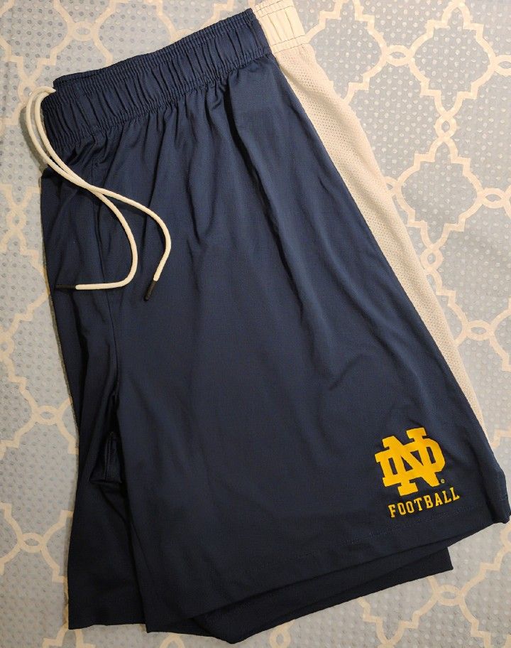 Notre Dame Under Armour Men’s 2XL Navy Gold Shorts NWT