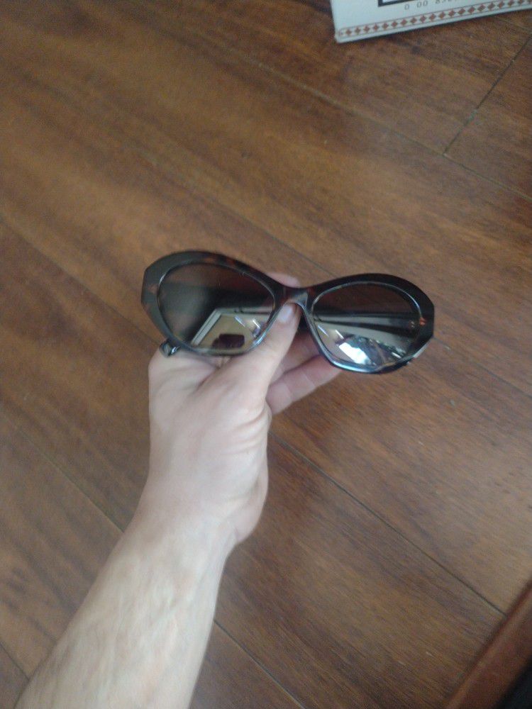 Givenchy Cat Eyes Sunglasses 