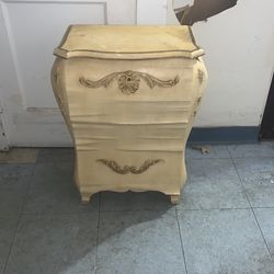 Vintage French provincial style hamper