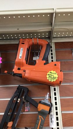 Paslode Battery Nail Gun W/Battery