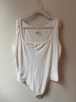 Lululemon white body suit size med