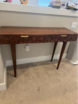 Accent table