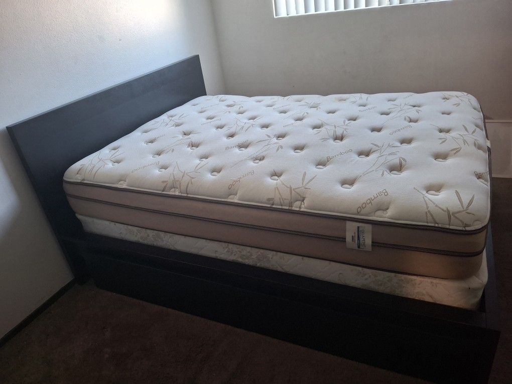Bed frame with 2 drawers and mattress