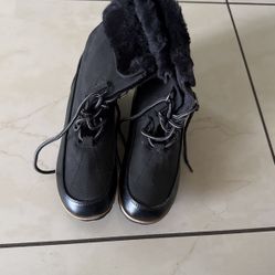 Snow Boots  8.5 Women 