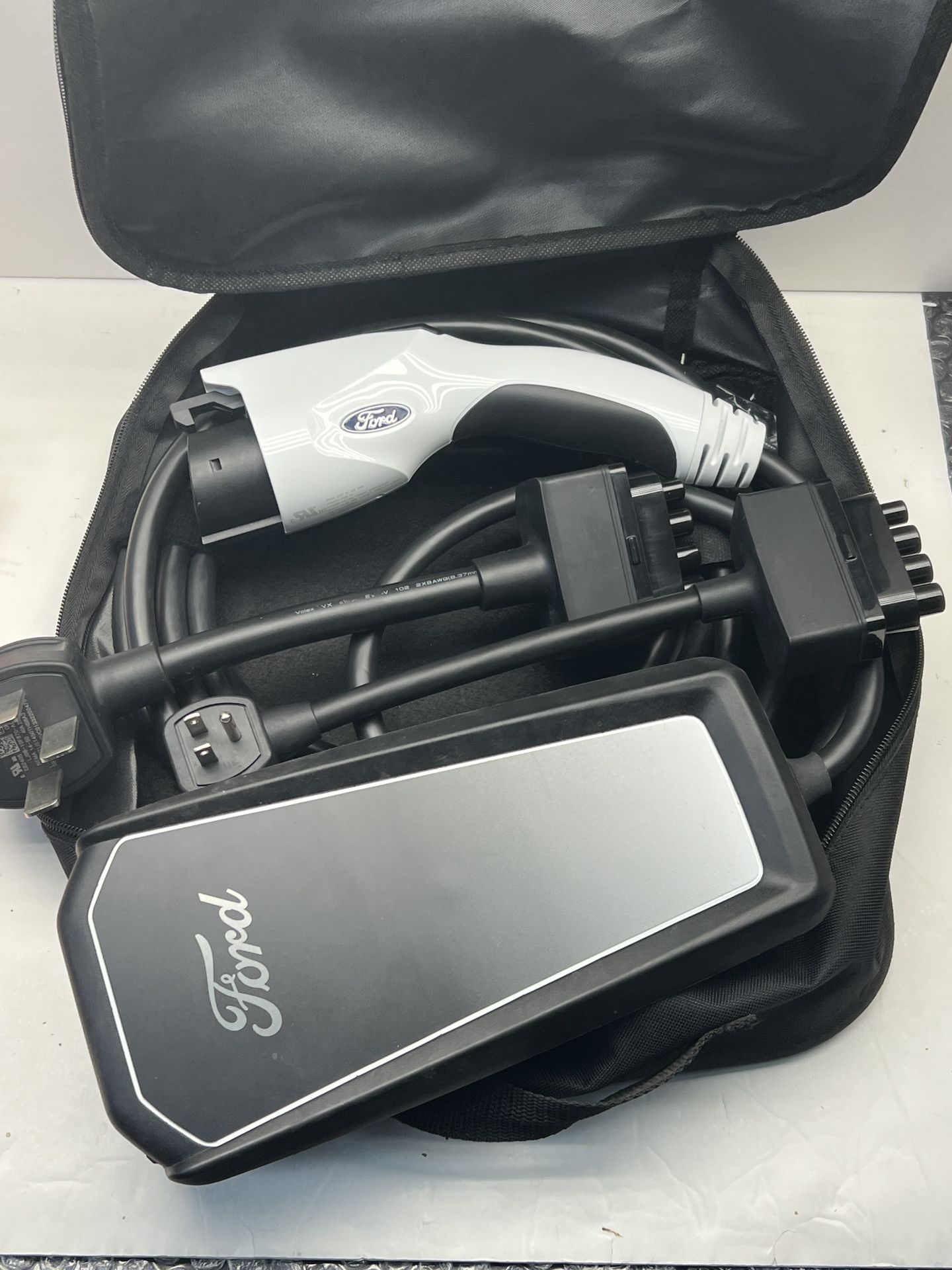 Automotive Battery Charger Ford (305)