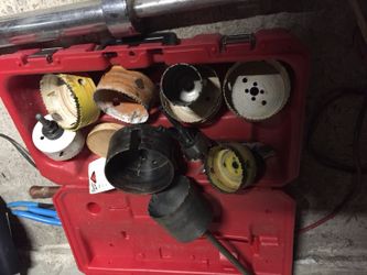 Lot hole saws 2 inch 3 inch 4 inc 5 inc all good all for 80 dollars