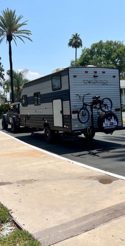 2021 FOREST RIVER Cherokee WOLF PUP 21ft Trailer Double Bunk!!