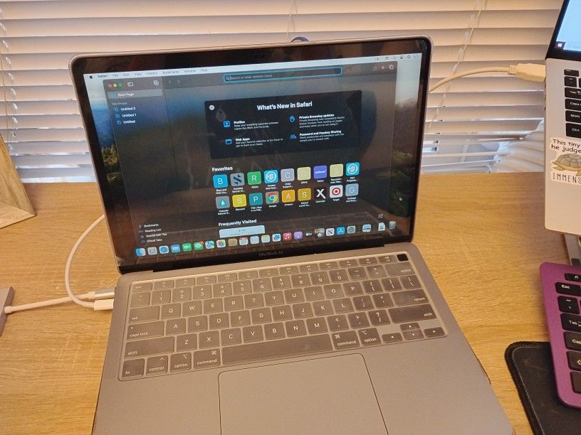Apple MacBook Air, Space Grey,13.3 Inch 256 GB