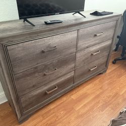 Queen Size Bedroom Set
