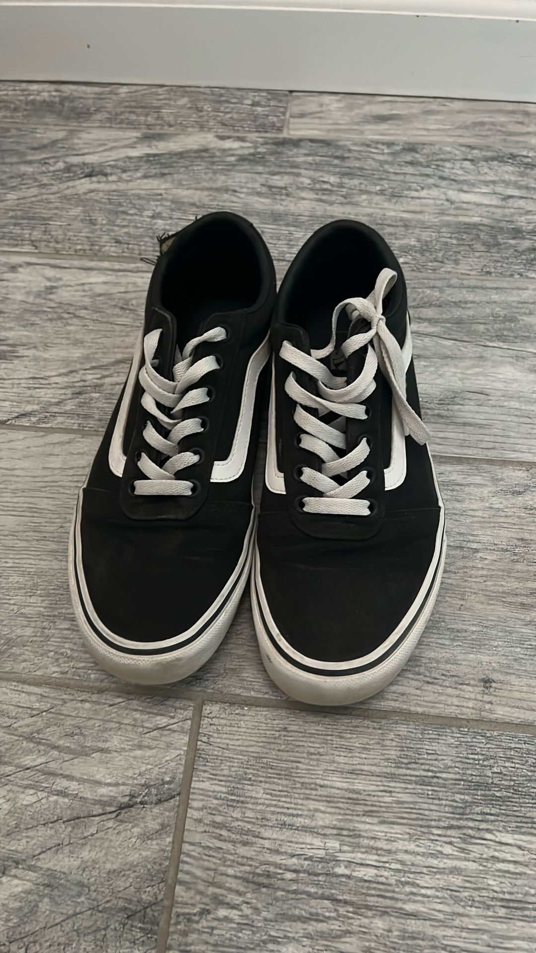 Women’s Vans Shoes. 9.5