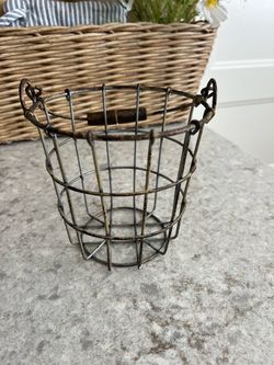Metal wire basket with handle $5