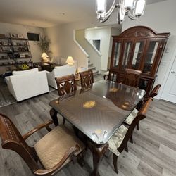 Dining set with 8 seats