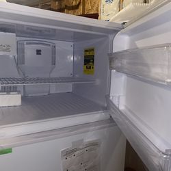 Brand New White Kenmore Fridge 18 Cu. Ft. Energy Star Top Freezer Refrigerator W/ Ice Maker Pre- Installed