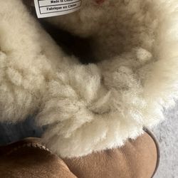 Women’s Uggs 7.5