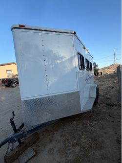 2009 3 horse trailer
