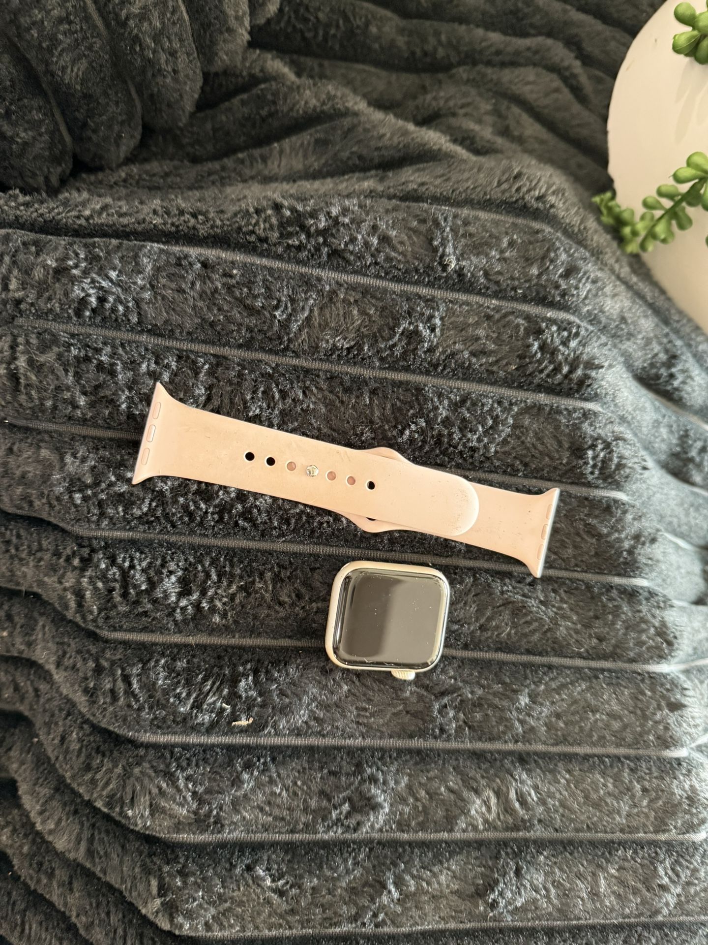 Apple Watch 7 Series With Accessories