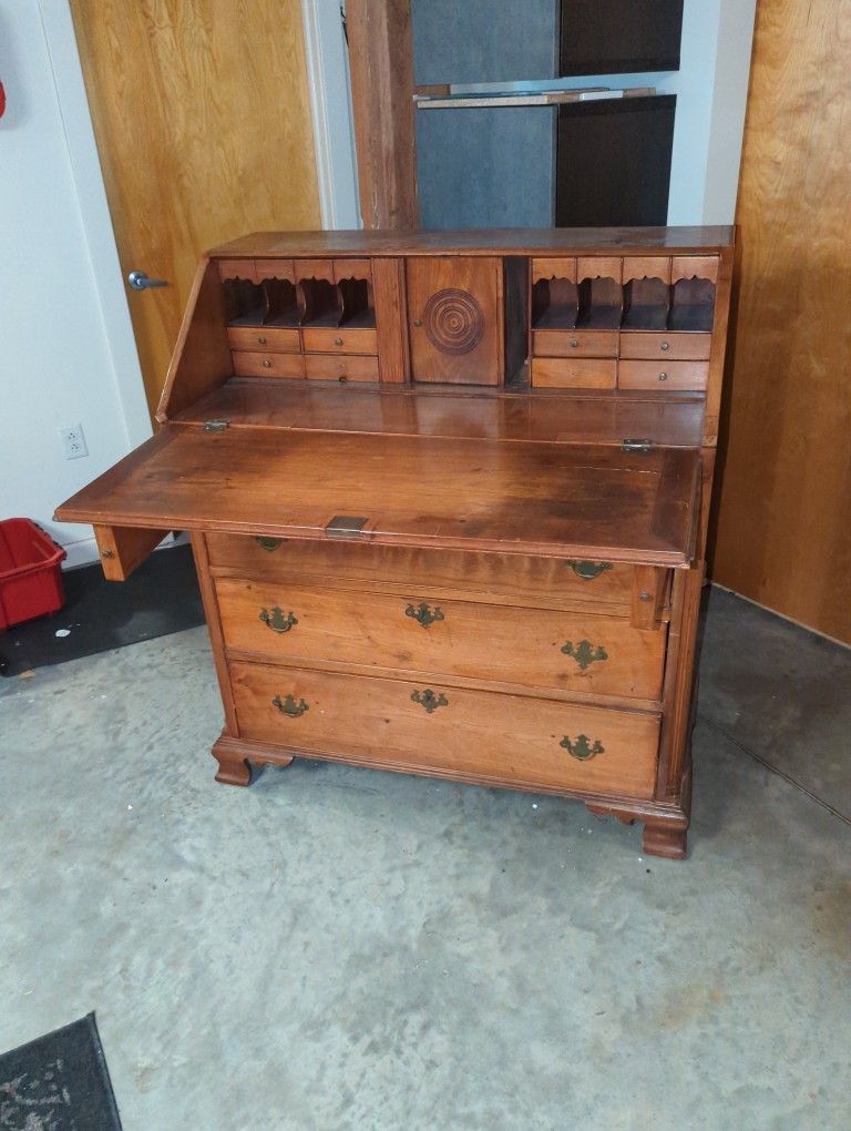 Writing Desk With Drawes