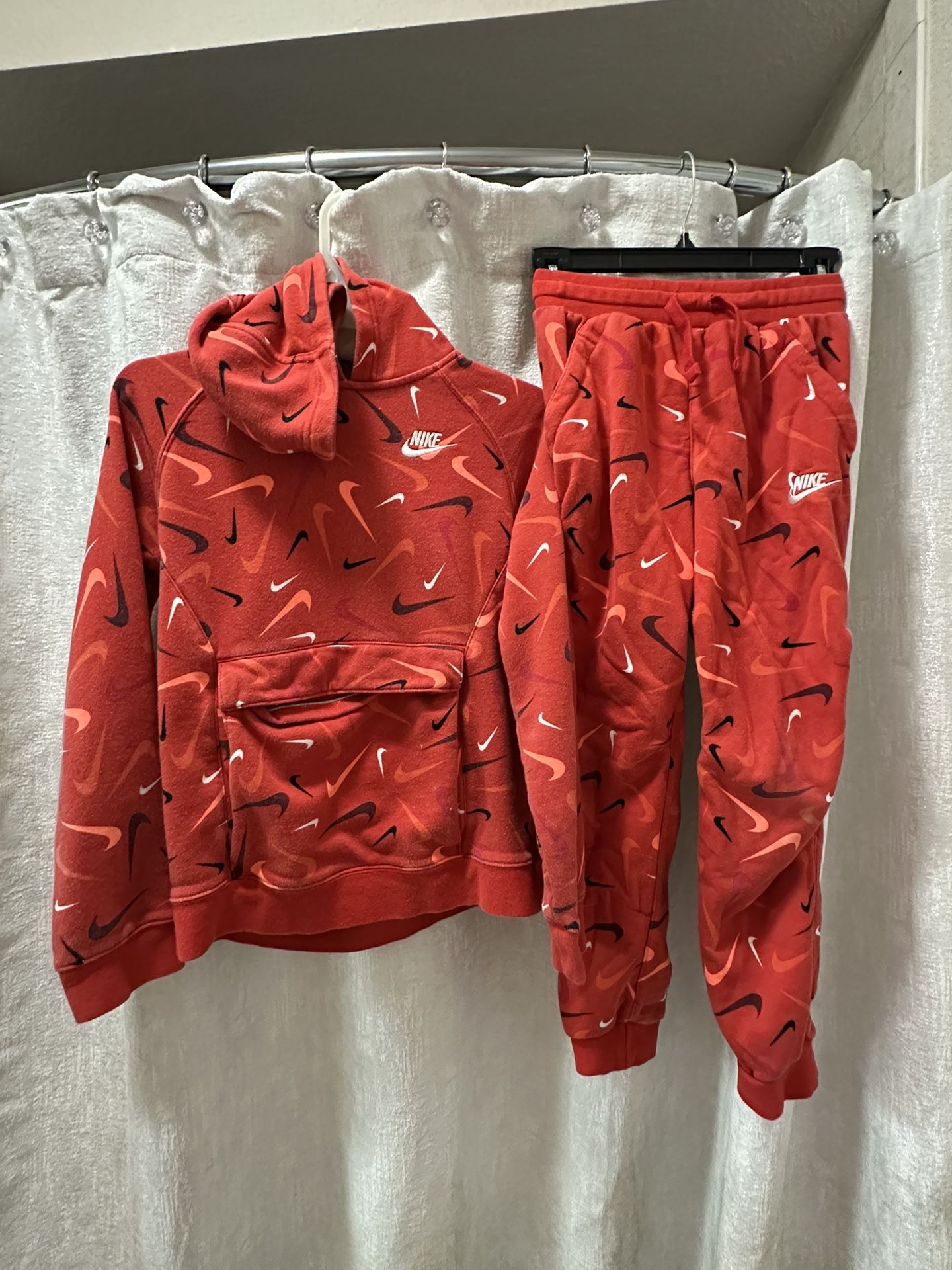 Nike Youth Hoodie And Sweatpant Set