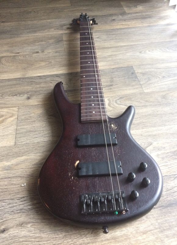Ibanez gio gsr206 Black 6 string bass guitar
