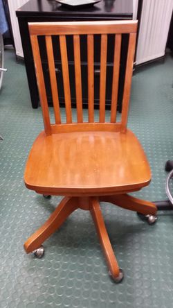 Pottery barn kids vintage style swivel woiden desk chair on wheels