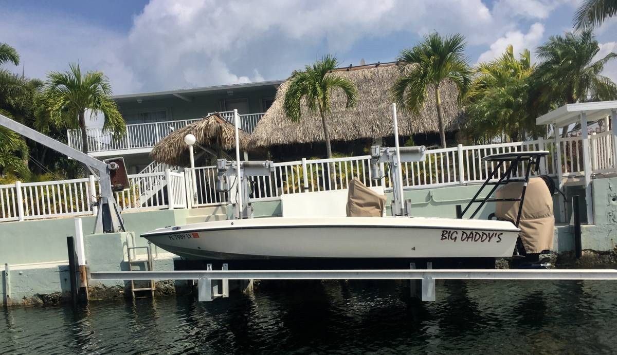 Young Boat 2001 flat 2012 200HO Envirude E-TEC 280 hours