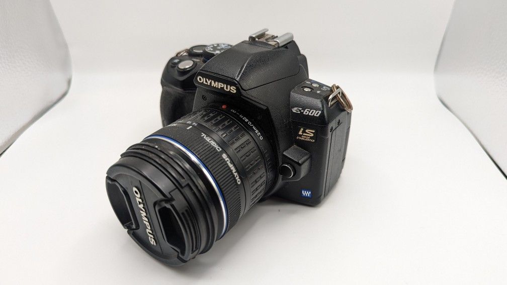 Olympus E600 DSLR w/ 2 Lens 3 batteries & dual charger for Sale in
