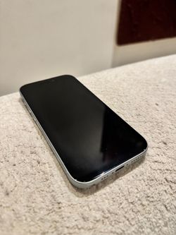 Apple Unlocked iPhone 15 128 GB Pristine Condition