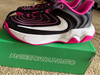 Nike Giannis Immortality 4 Pink/Black Big Kid 5.5y Women’s 7.5