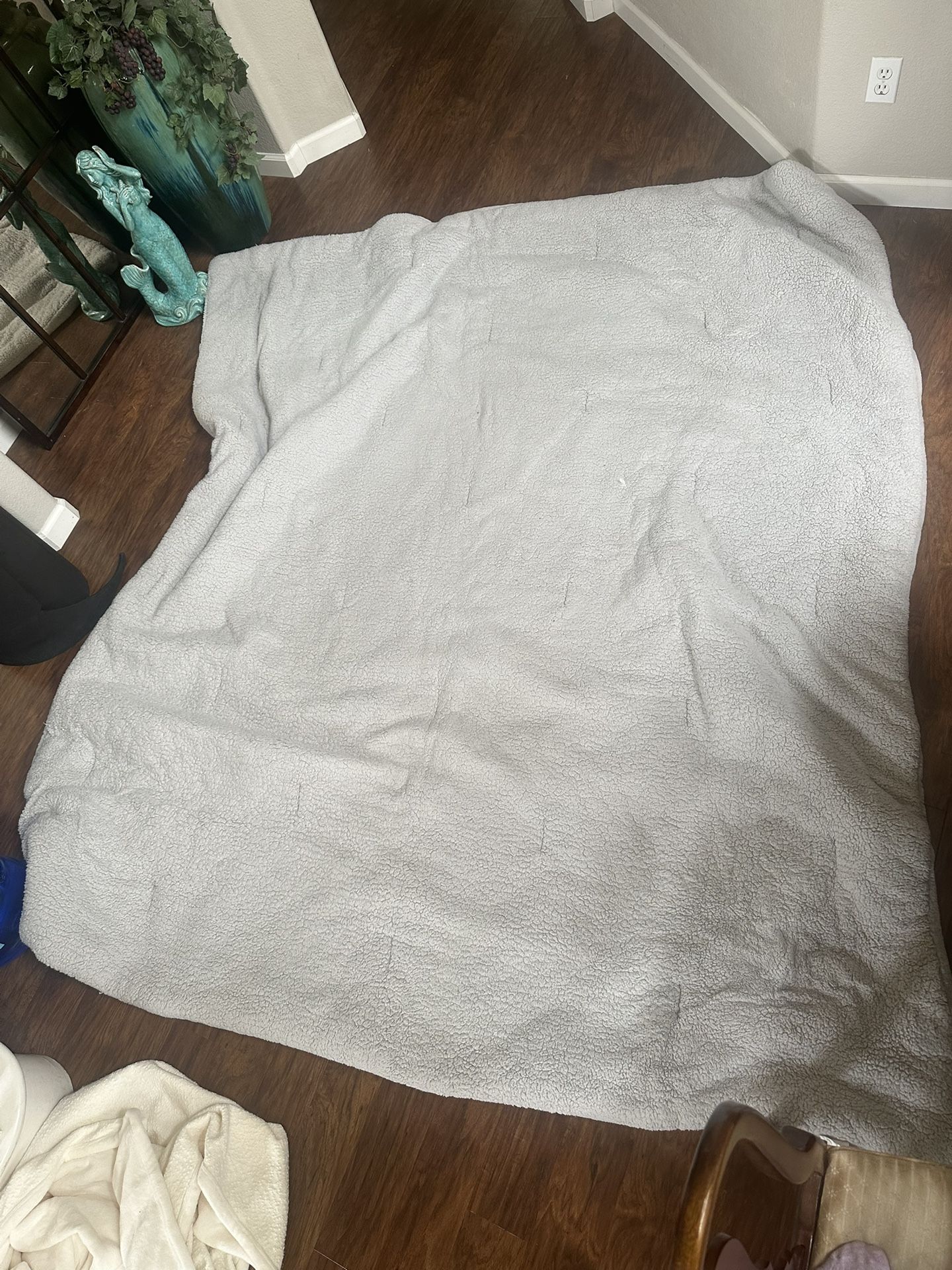 King Sized Thick Fuzzy Blanket