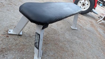 Hammer strength flat bench in good usable condition commercial gym equipment Made in USA