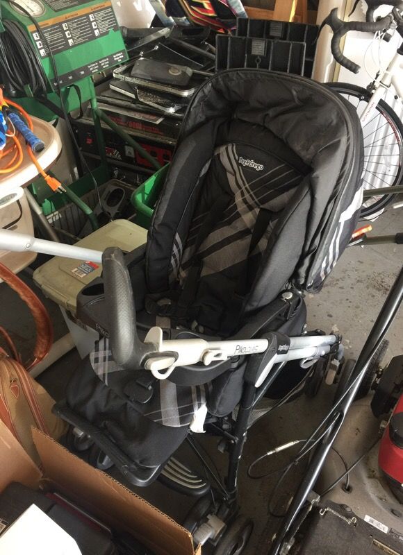 Peg Perego Pliko Switch stroller with infant car seat! Nice!